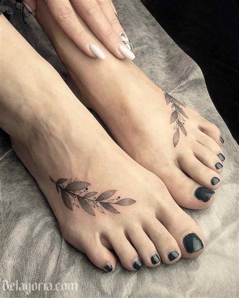 tatuajes en pies de mujer|Tatuajes para mujeres en el pie